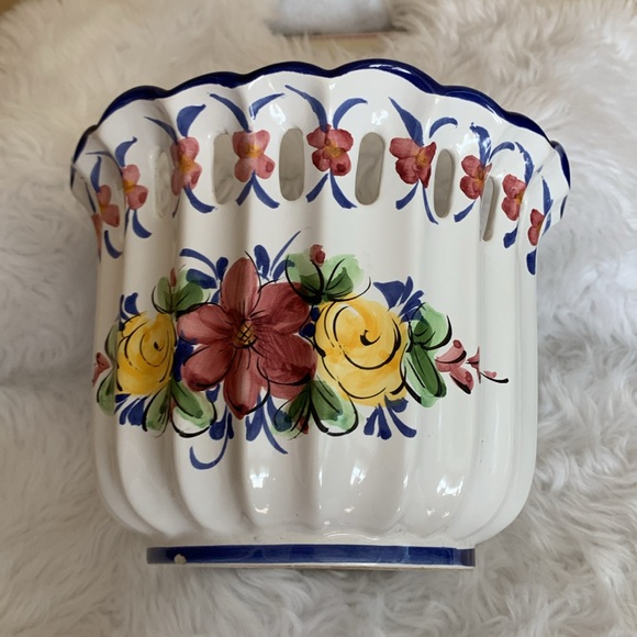 VESTAL Vintage Hand floral painted Alcobach Portugal ceramic planter pot… - Picture 4 of 12